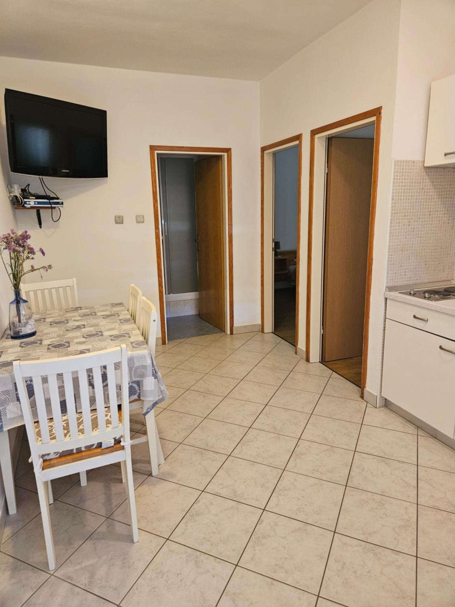 Apartmani Tatjana Ραμπ Εξωτερικό φωτογραφία